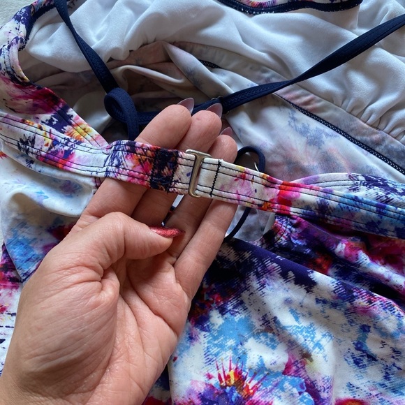 Athleta Hypersonic Scoop Tankini Top Medium Tall | Built-in Bra - Picture 5 of 7